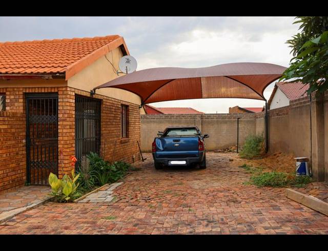 3 BEDROOM HOUSE FOR SALE IN PHILIP NEL PARK